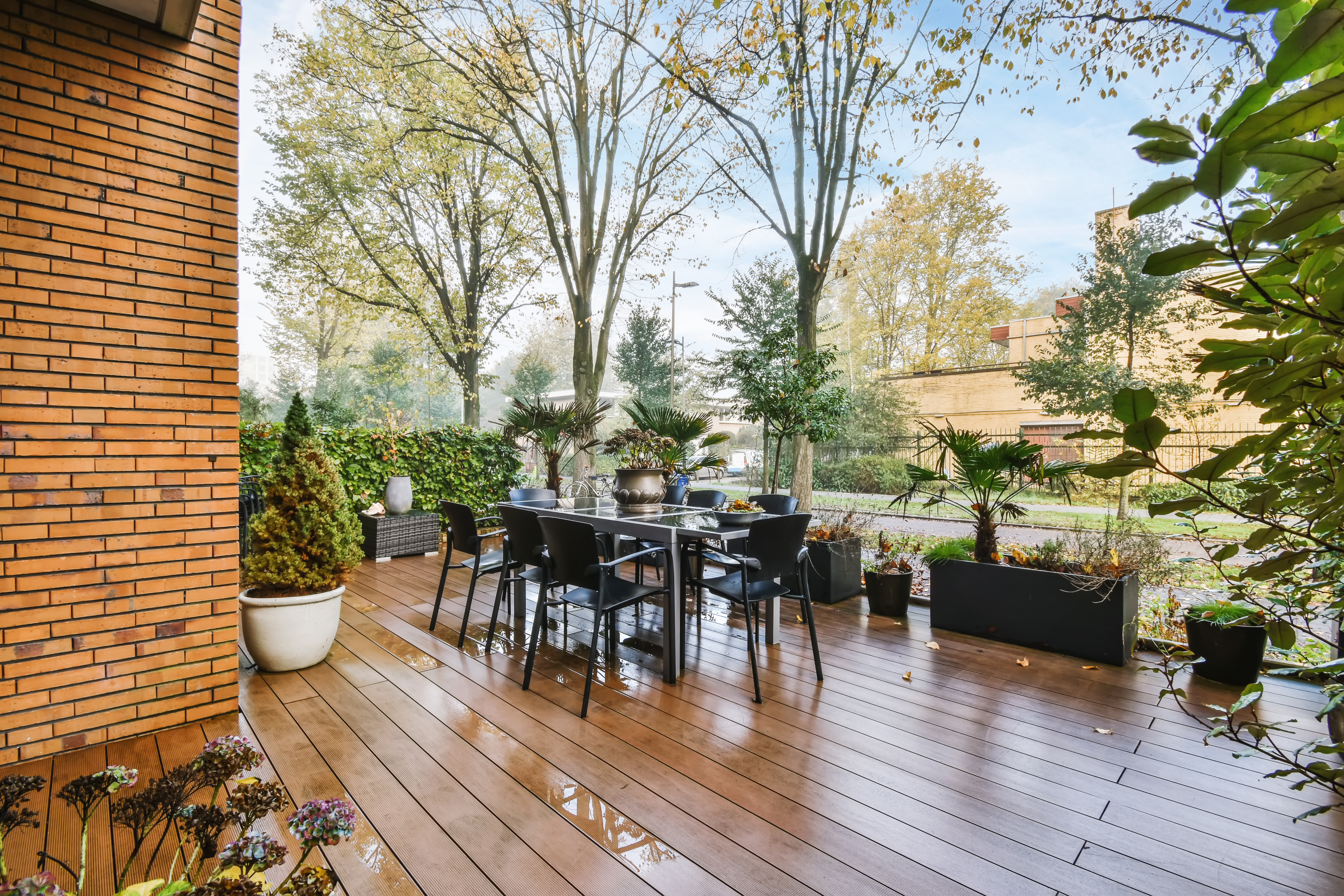 Courtyard Deck